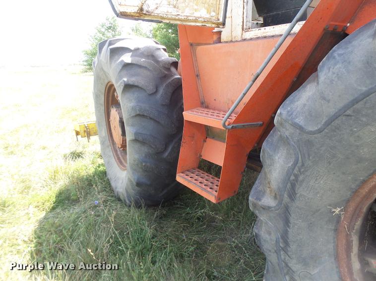 image for item DB1425 1976 Case 2470 tractor