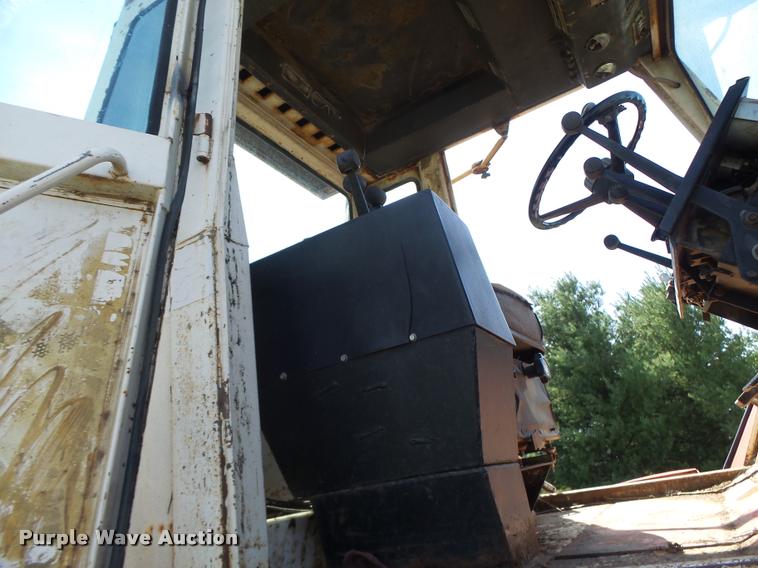 image for item DB1425 1976 Case 2470 tractor