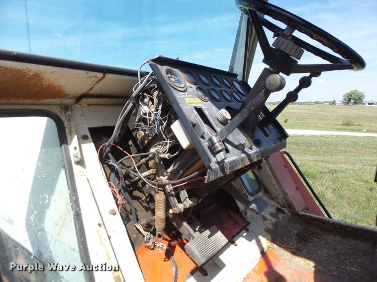 image for item DB1425 1976 Case 2470 tractor