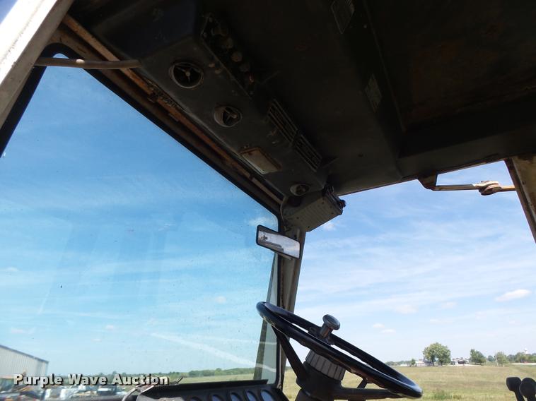 image for item DB1425 1976 Case 2470 tractor