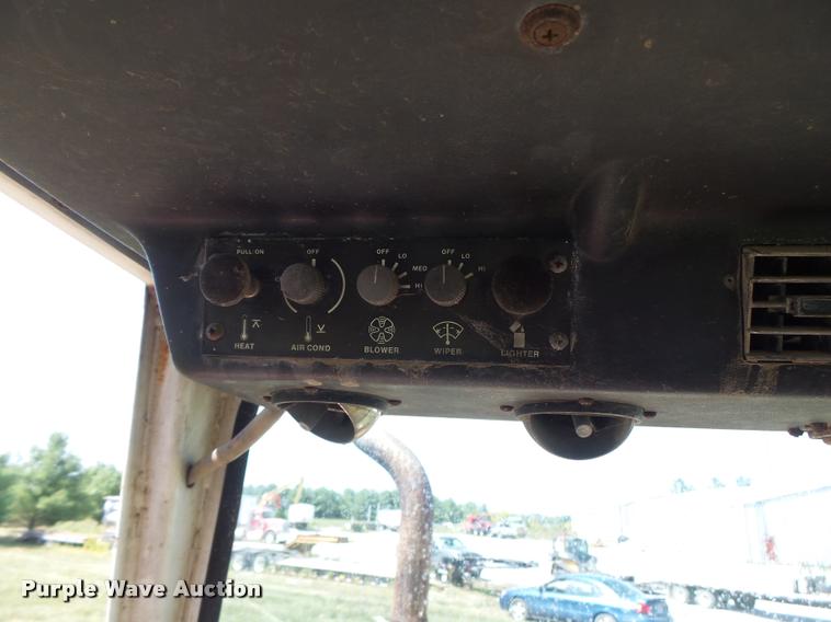 image for item DB1425 1976 Case 2470 tractor