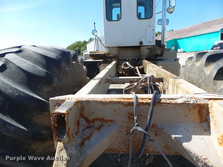 image for item DB1427 Mertz 4250 self-propelled applicator cab and chassis