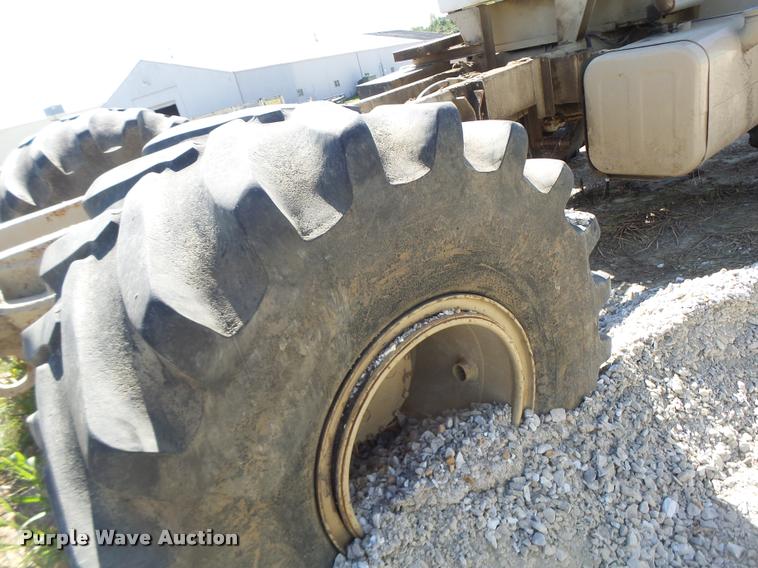 image for item DB1427 Mertz 4250 self-propelled applicator cab and chassis