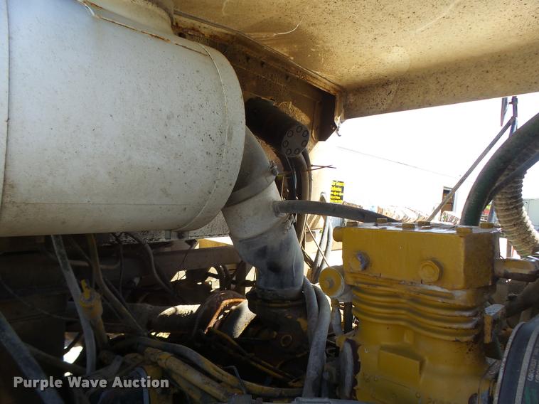 image for item DB1427 Mertz 4250 self-propelled applicator cab and chassis