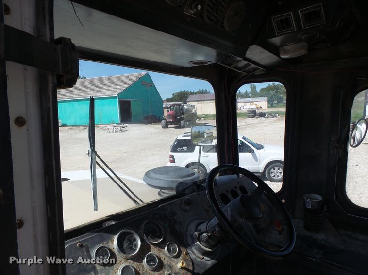 image for item DB1427 Mertz 4250 self-propelled applicator cab and chassis