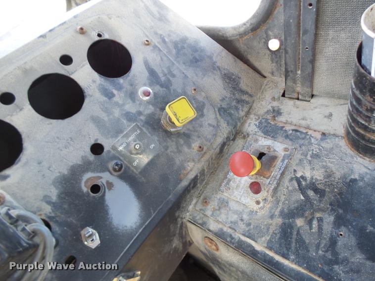 image for item DB1427 Mertz 4250 self-propelled applicator cab and chassis