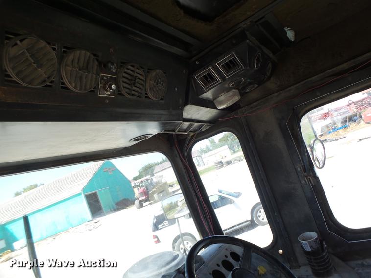 image for item DB1427 Mertz 4250 self-propelled applicator cab and chassis