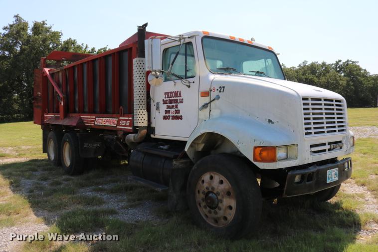 image for item DB4141 1997 International 8100 manure spreader truck