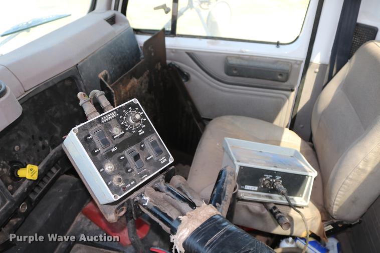 image for item DB4141 1997 International 8100 manure spreader truck