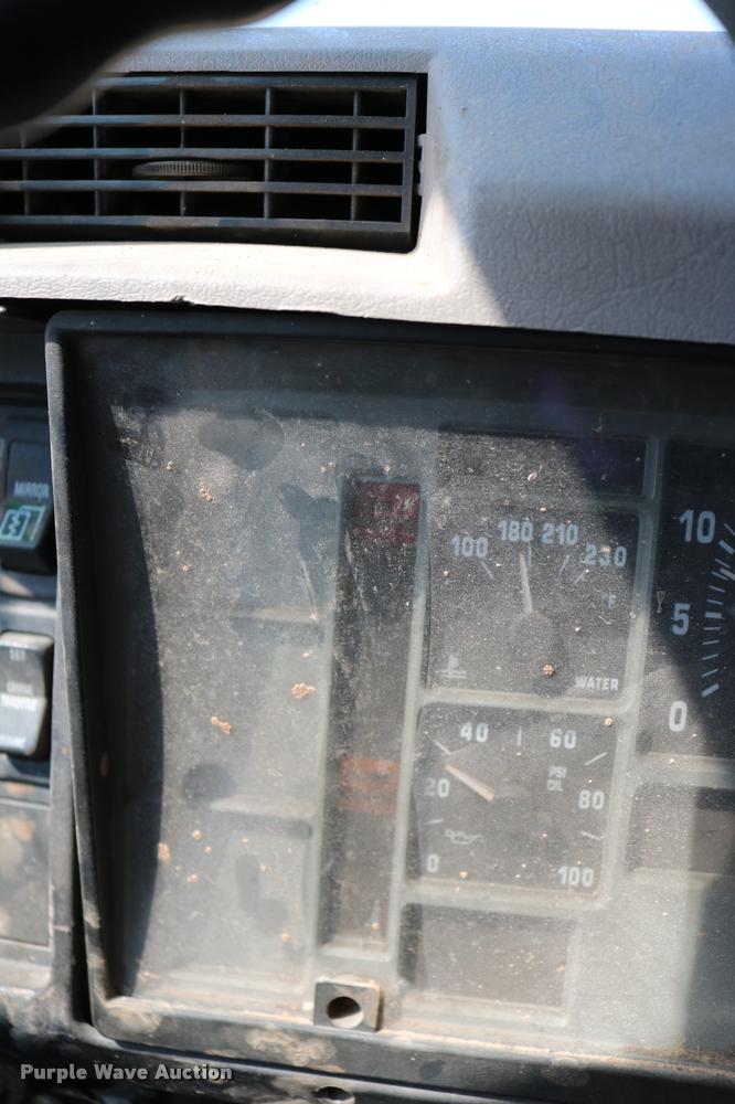 image for item DB4141 1997 International 8100 manure spreader truck