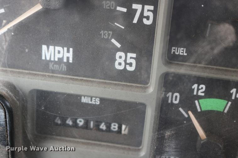 image for item DB4141 1997 International 8100 manure spreader truck