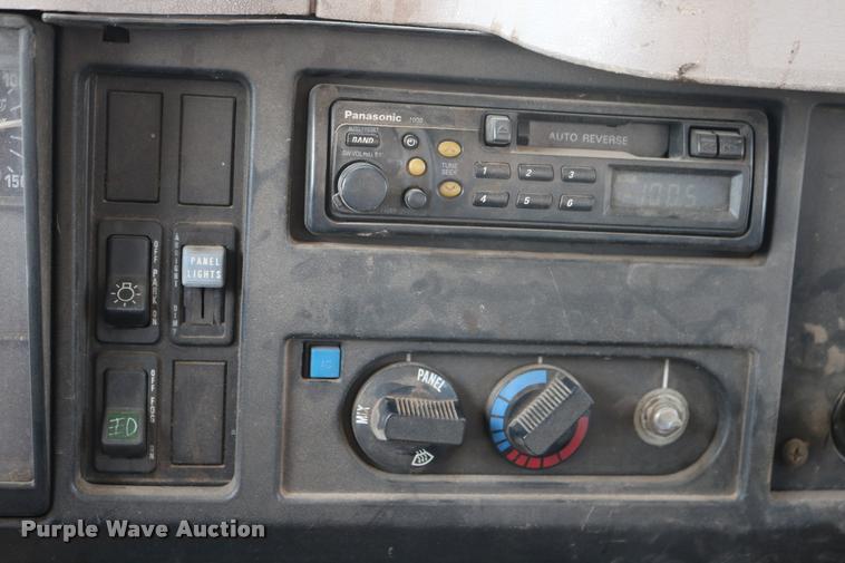 image for item DB4141 1997 International 8100 manure spreader truck