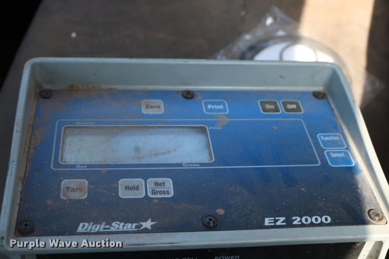 image for item DB4141 1997 International 8100 manure spreader truck