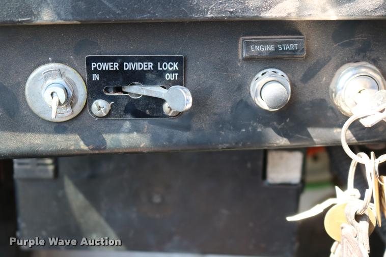 image for item DB4141 1997 International 8100 manure spreader truck