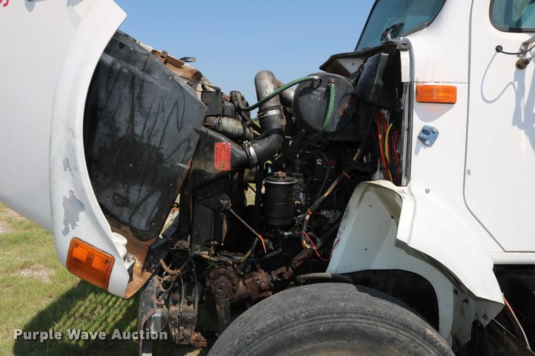 image for item DB4141 1997 International 8100 manure spreader truck