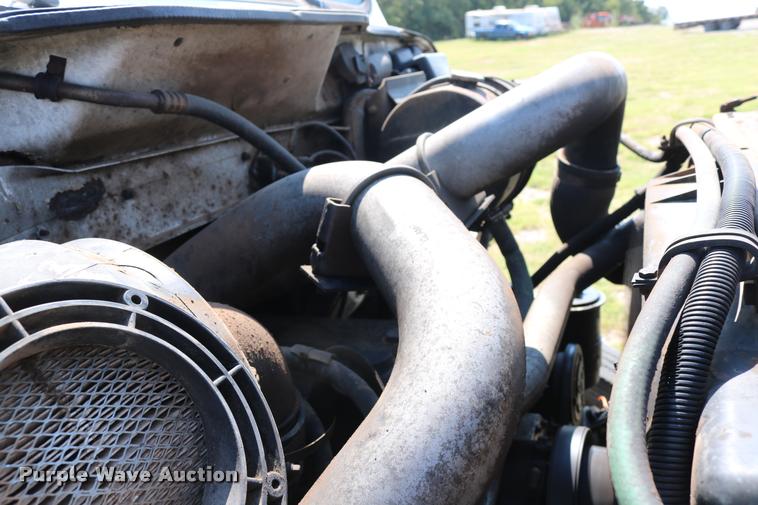 image for item DB4141 1997 International 8100 manure spreader truck