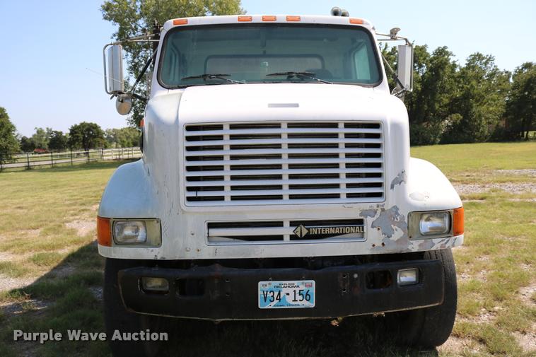 image for item DB4141 1997 International 8100 manure spreader truck