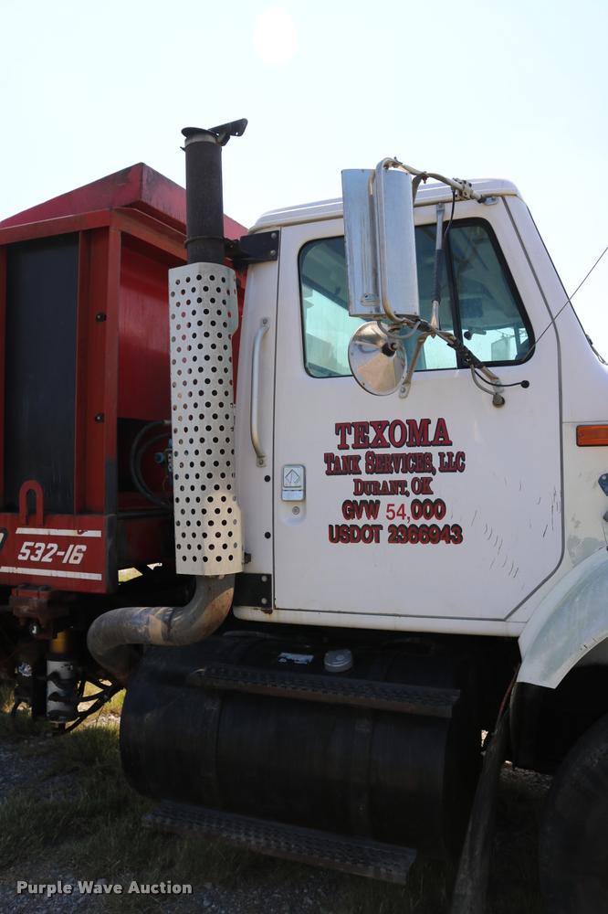 image for item DB4141 1997 International 8100 manure spreader truck