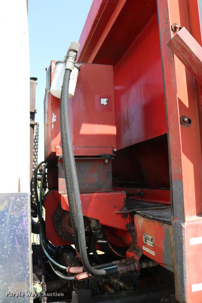 image for item DB4141 1997 International 8100 manure spreader truck
