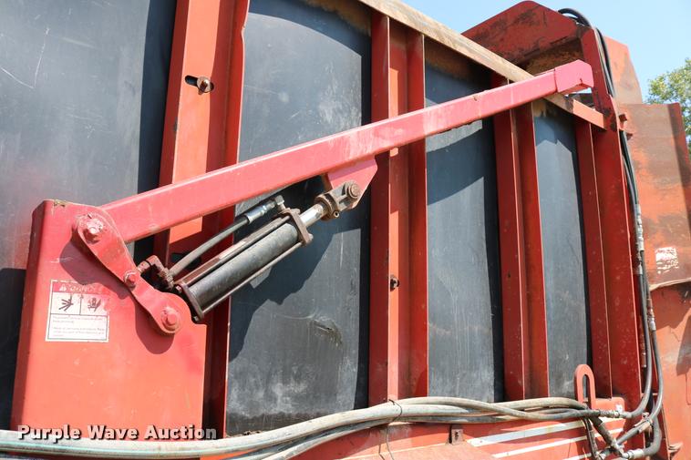 image for item DB4141 1997 International 8100 manure spreader truck