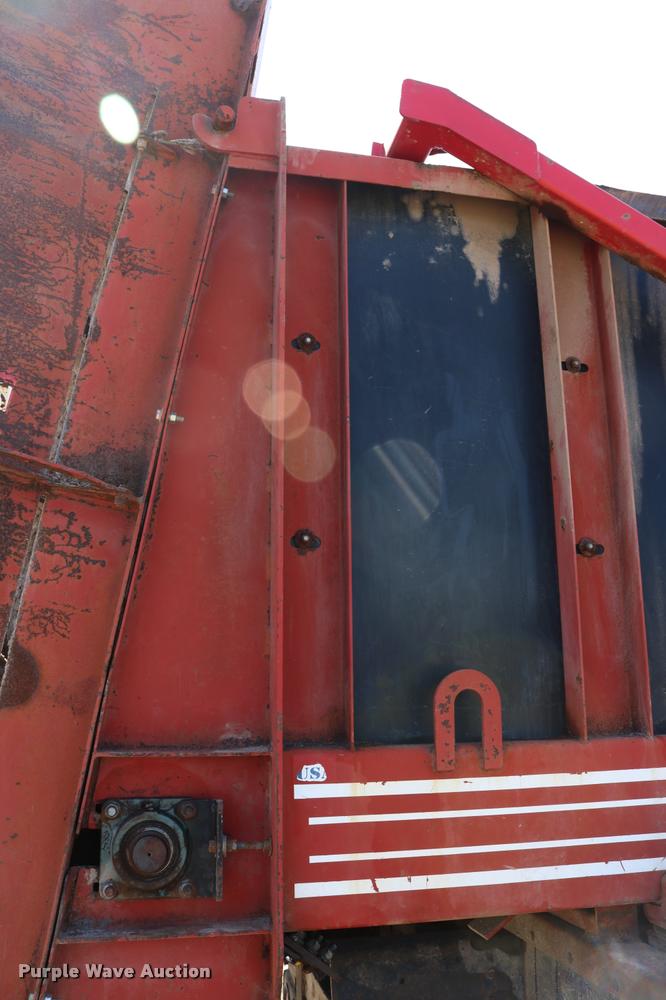 image for item DB4141 1997 International 8100 manure spreader truck