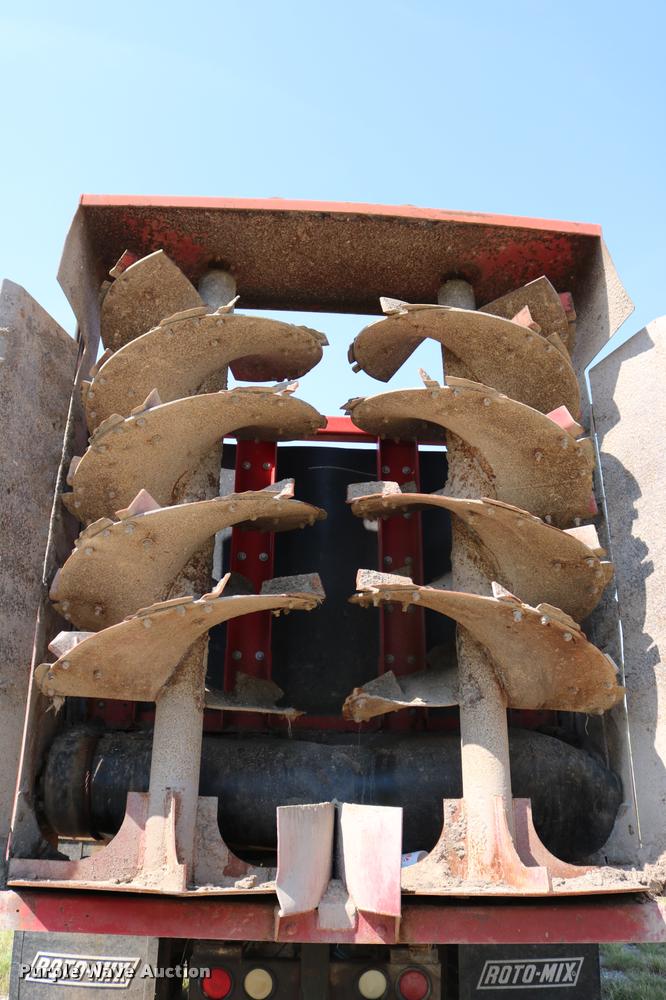 image for item DB4141 1997 International 8100 manure spreader truck