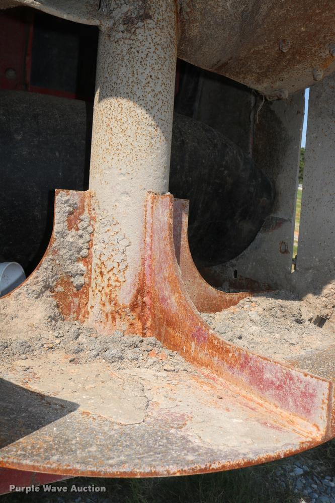 image for item DB4141 1997 International 8100 manure spreader truck