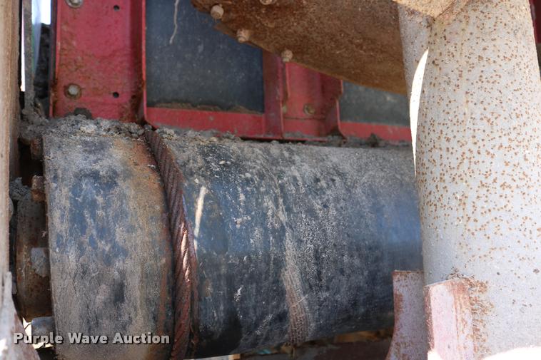 image for item DB4141 1997 International 8100 manure spreader truck