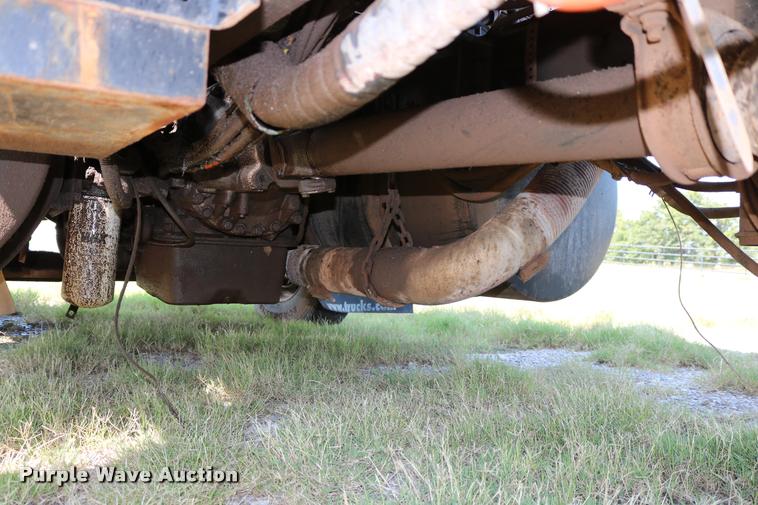 image for item DB4141 1997 International 8100 manure spreader truck