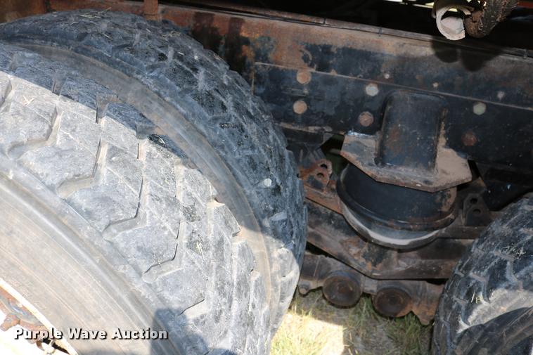 image for item DB4141 1997 International 8100 manure spreader truck