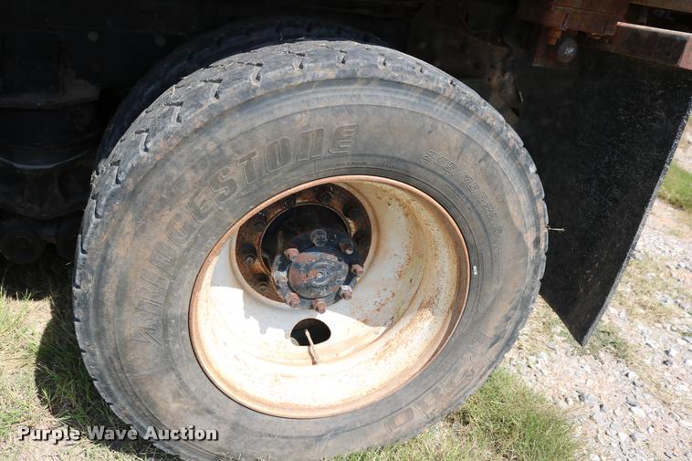 image for item DB4141 1997 International 8100 manure spreader truck