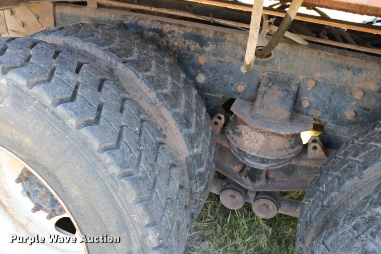 image for item DB4141 1997 International 8100 manure spreader truck