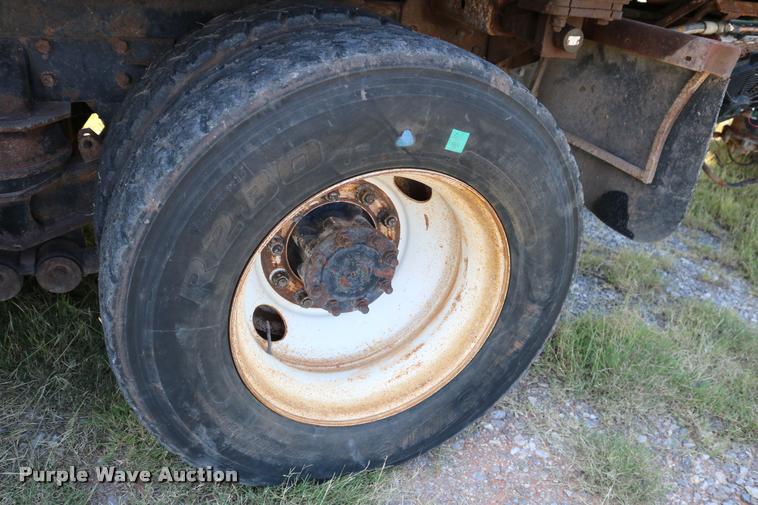 image for item DB4141 1997 International 8100 manure spreader truck