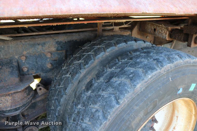 image for item DB4141 1997 International 8100 manure spreader truck