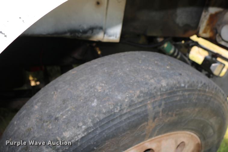 image for item DB4141 1997 International 8100 manure spreader truck