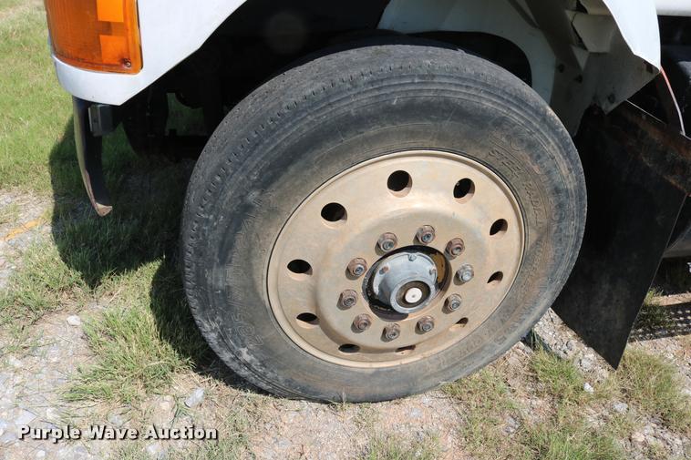 image for item DB4141 1997 International 8100 manure spreader truck