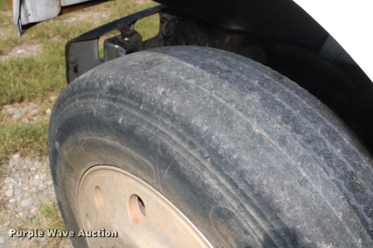 image for item DB4141 1997 International 8100 manure spreader truck