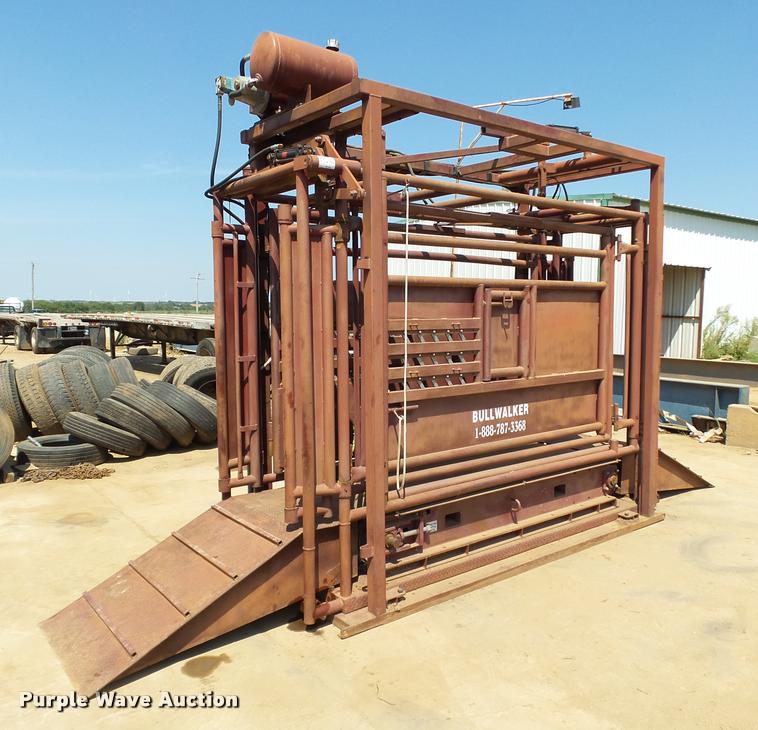 image for item DB4149 Bullwalker squeeze chute