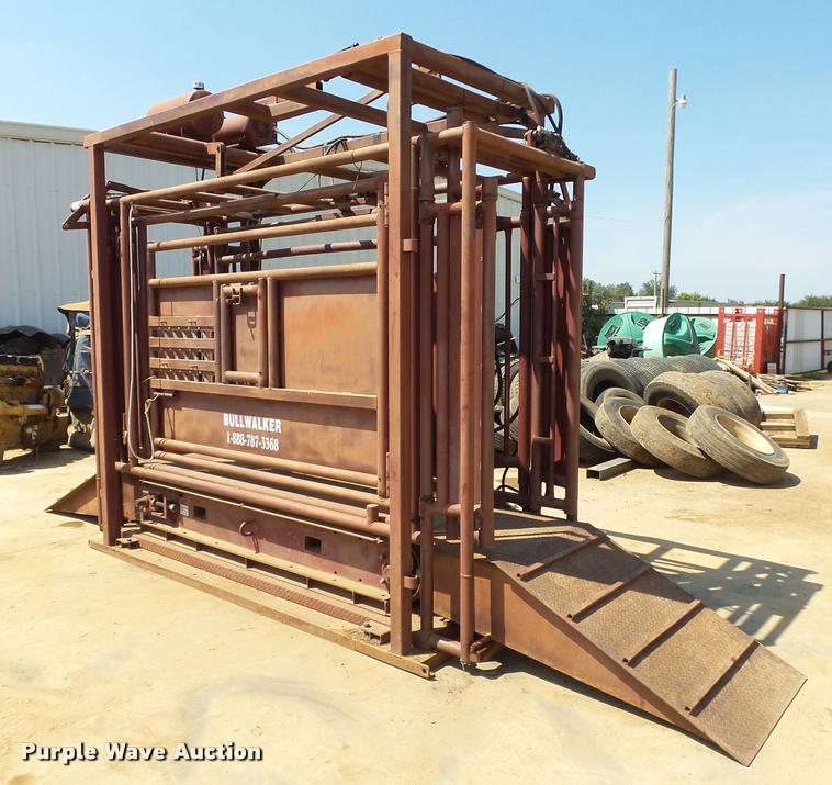 image for item DB4149 Bullwalker squeeze chute