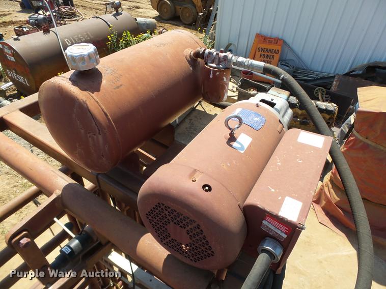 image for item DB4149 Bullwalker squeeze chute