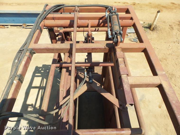 image for item DB4149 Bullwalker squeeze chute