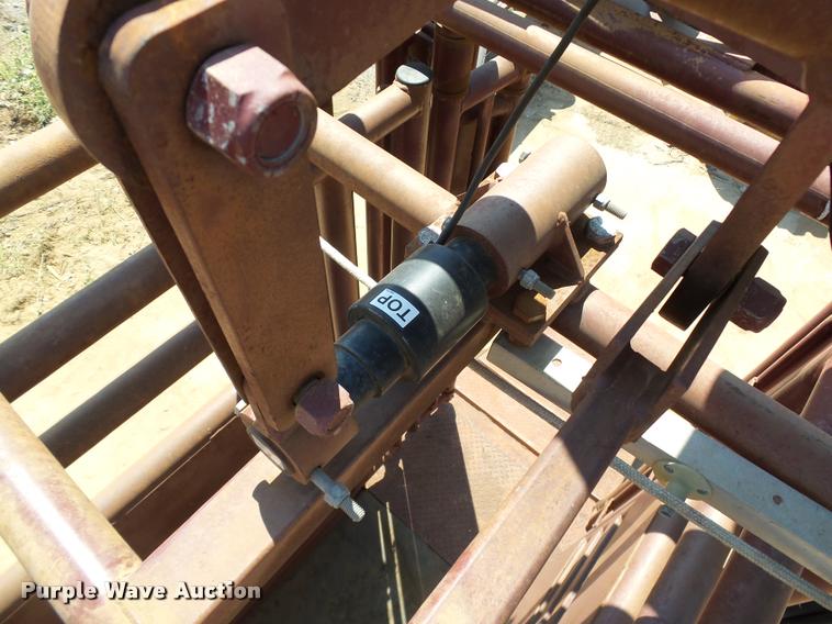 image for item DB4149 Bullwalker squeeze chute