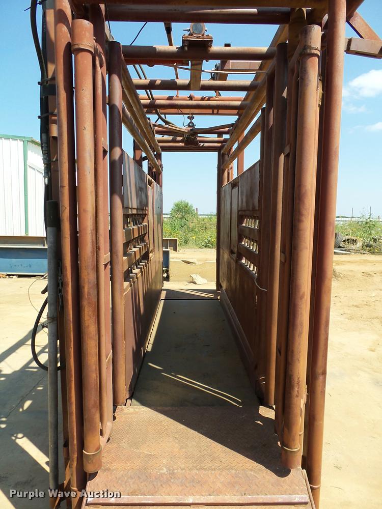 image for item DB4149 Bullwalker squeeze chute