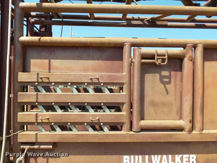 image for item DB4149 Bullwalker squeeze chute
