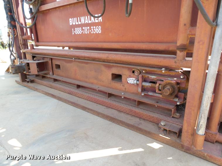 image for item DB4149 Bullwalker squeeze chute