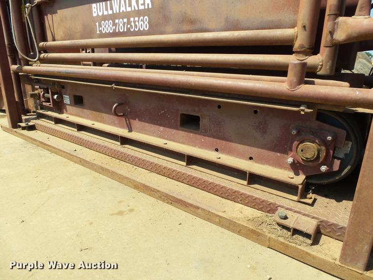 image for item DB4149 Bullwalker squeeze chute