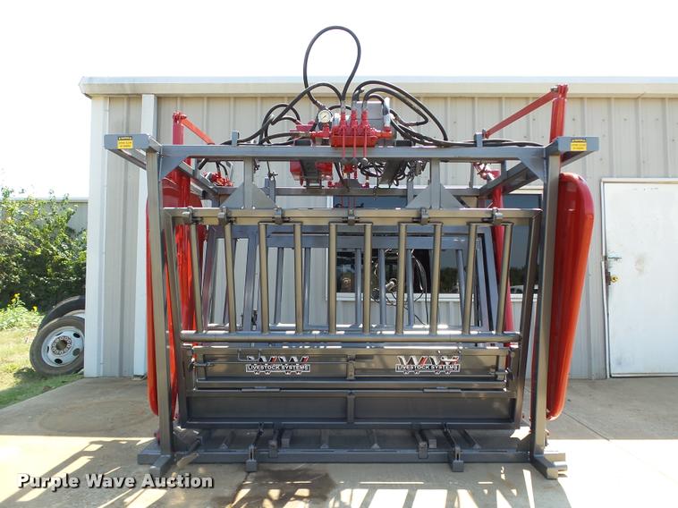 image for item DB4151 WW Livestock Systems squeeze chute