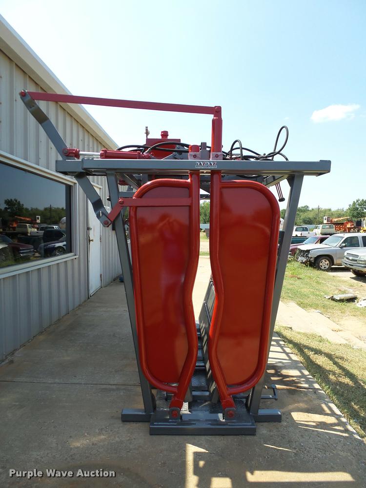image for item DB4151 WW Livestock Systems squeeze chute