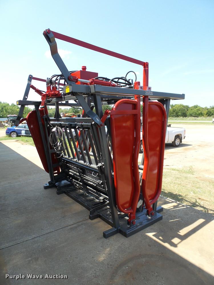 image for item DB4151 WW Livestock Systems squeeze chute