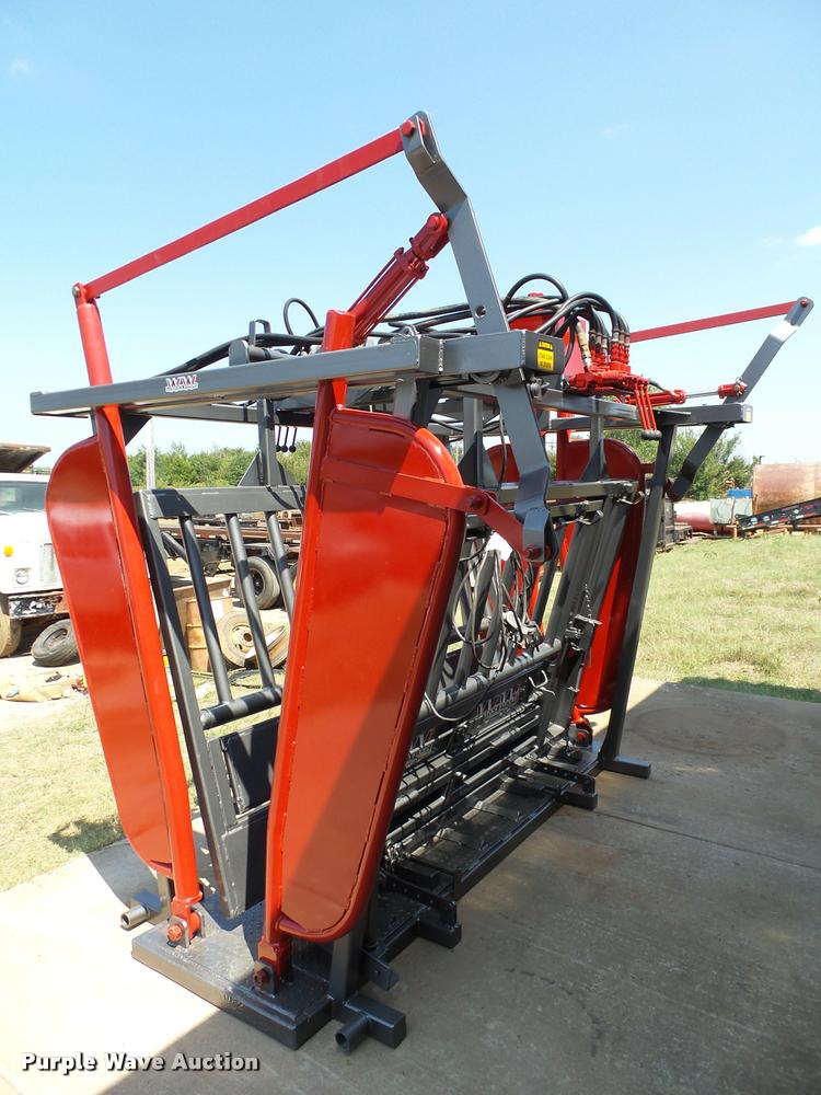 image for item DB4151 WW Livestock Systems squeeze chute